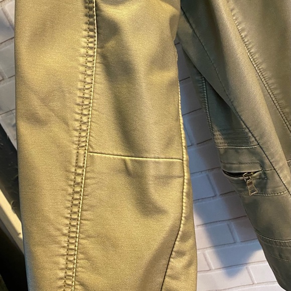 Dress Barn used size 18/20 green jacket - Picture 4 of 9